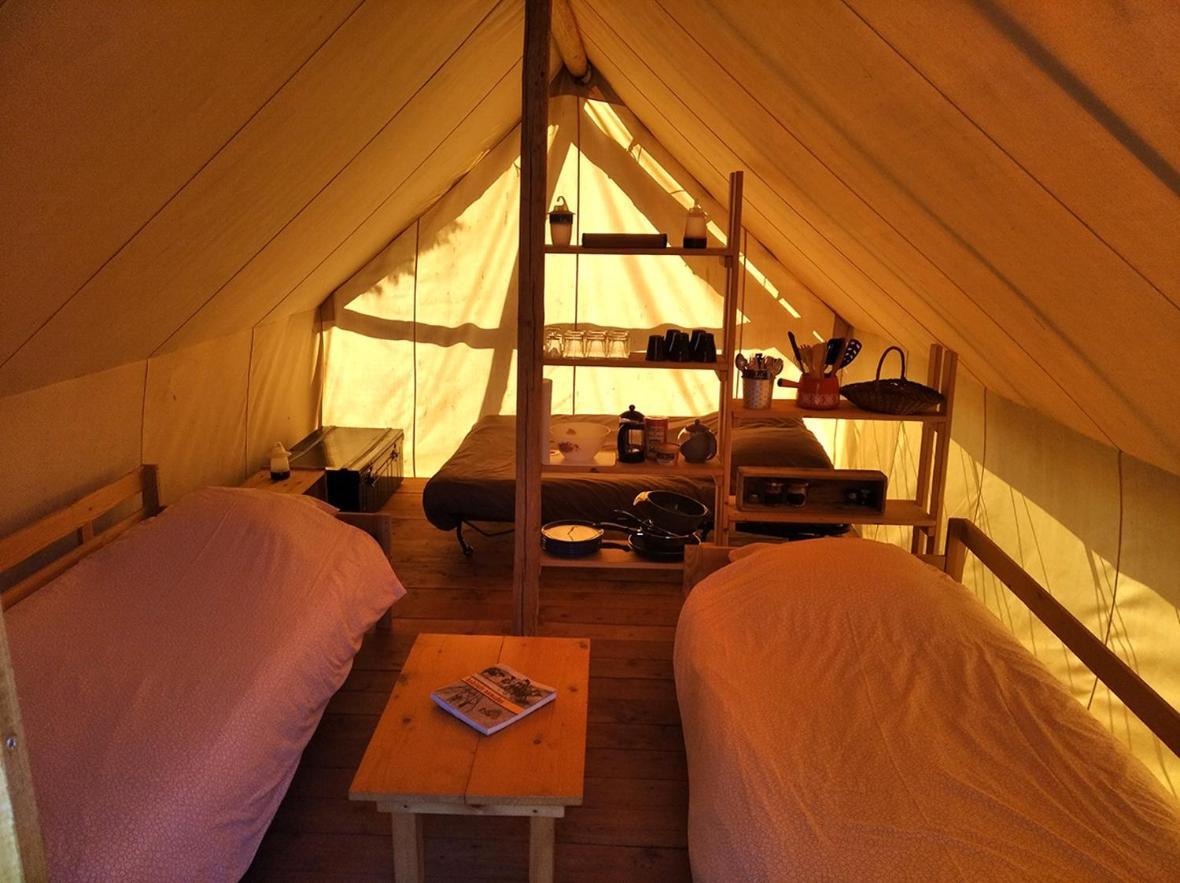 Luxury tent Tente Trappeur Ada, Au Jardin De La Vouivre *