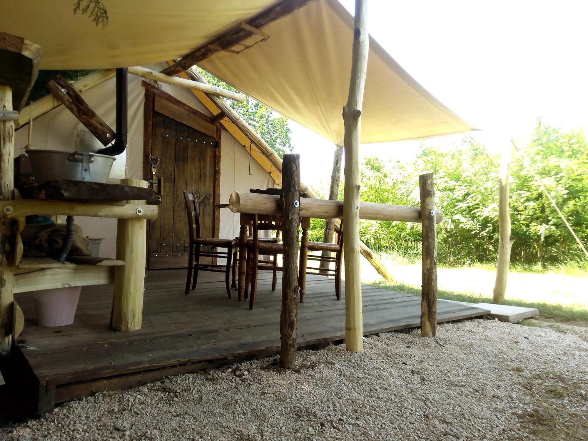 Tente Trappeur Ada, Au Jardin De La Vouivre Luxury tent